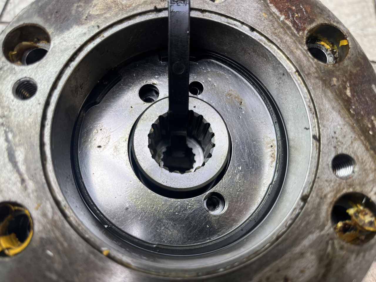 Grove GMK 6300 L multiple-disk brake - Zwenkmotor voor Kraan: afbeelding 4 Grove GMK 6300 L multiple-disk brake - Zwenkmotor voor Kraan: afbeelding 4