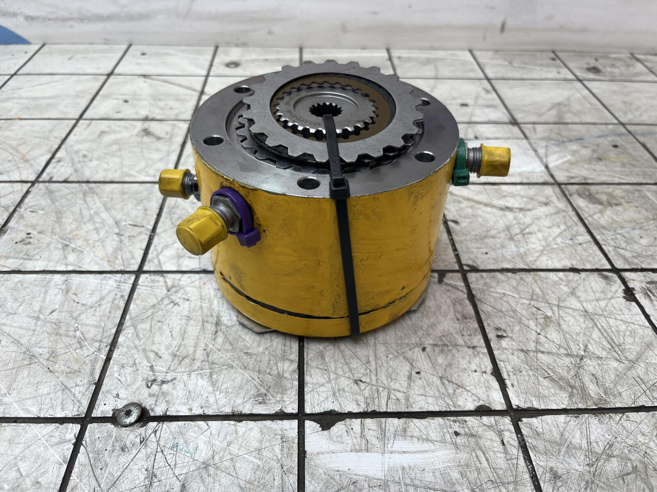 Grove GMK 6300L multiple-disk brake - Zwenkmotor voor Mobiele kraan: afbeelding 1 Grove GMK 6300L multiple-disk brake - Zwenkmotor voor Mobiele kraan: afbeelding 1