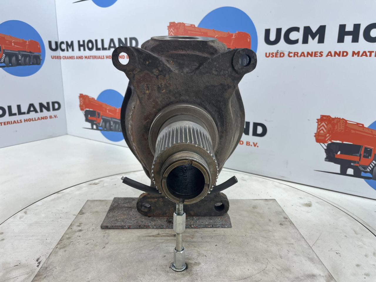 Krupp 70 GMT Steering knuckle axle 2 - Fusee voor Mobiele kraan: afbeelding 2 Krupp 70 GMT Steering knuckle axle 2 - Fusee voor Mobiele kraan: afbeelding 2