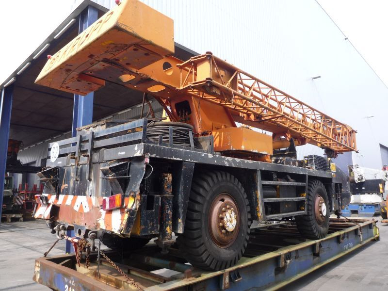 Krupp KMK 2025 for parts - Alle terrein kraan: afbeelding 2 Krupp KMK 2025 for parts - Alle terrein kraan: afbeelding 2