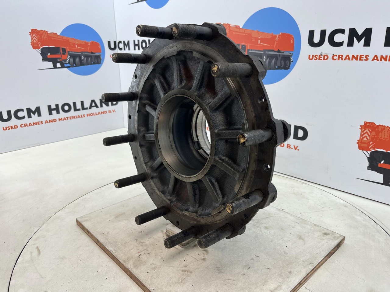 Krupp KMK 3045 Megatrak wheel hub - Naaf voor Kraan: afbeelding 1 Krupp KMK 3045 Megatrak wheel hub - Naaf voor Kraan: afbeelding 1