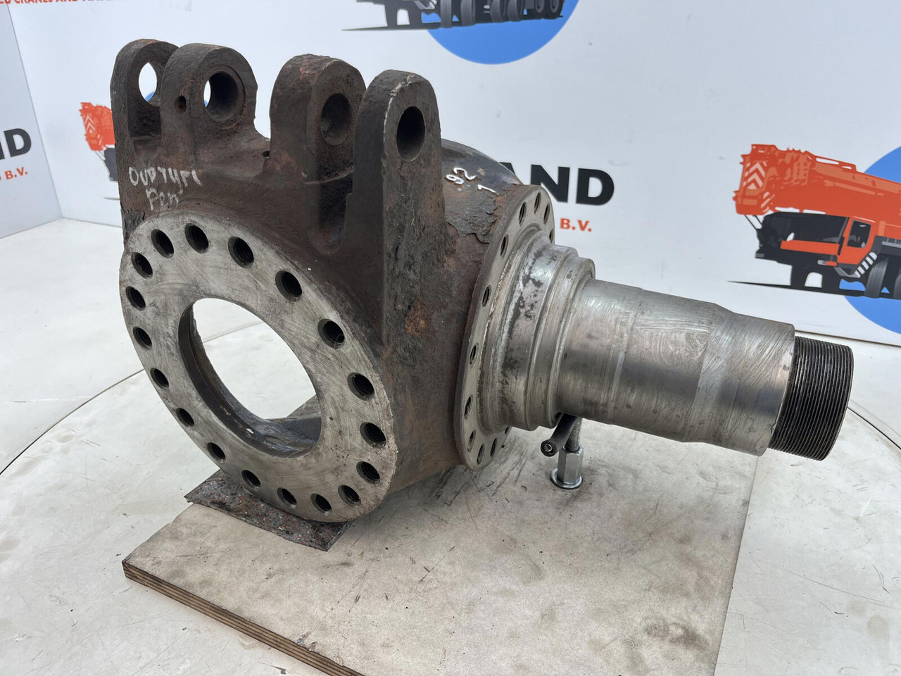 Krupp KMK 3045 Steering knuckle 16 holes - Fusee voor Mobiele kraan: afbeelding 3 Krupp KMK 3045 Steering knuckle 16 holes - Fusee voor Mobiele kraan: afbeelding 3