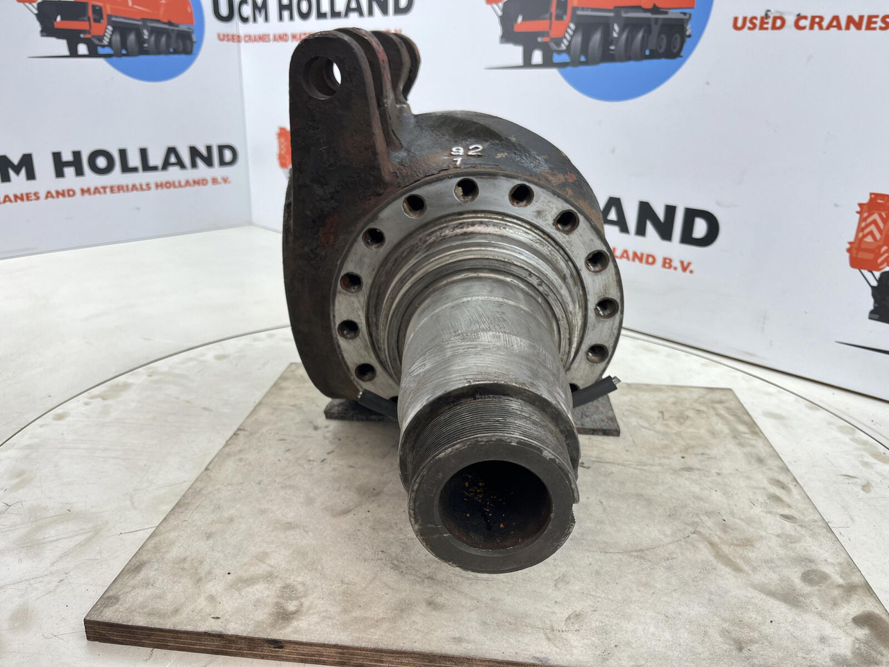 Krupp KMK 3045 Steering knuckle 16 holes - Fusee voor Mobiele kraan: afbeelding 2 Krupp KMK 3045 Steering knuckle 16 holes - Fusee voor Mobiele kraan: afbeelding 2