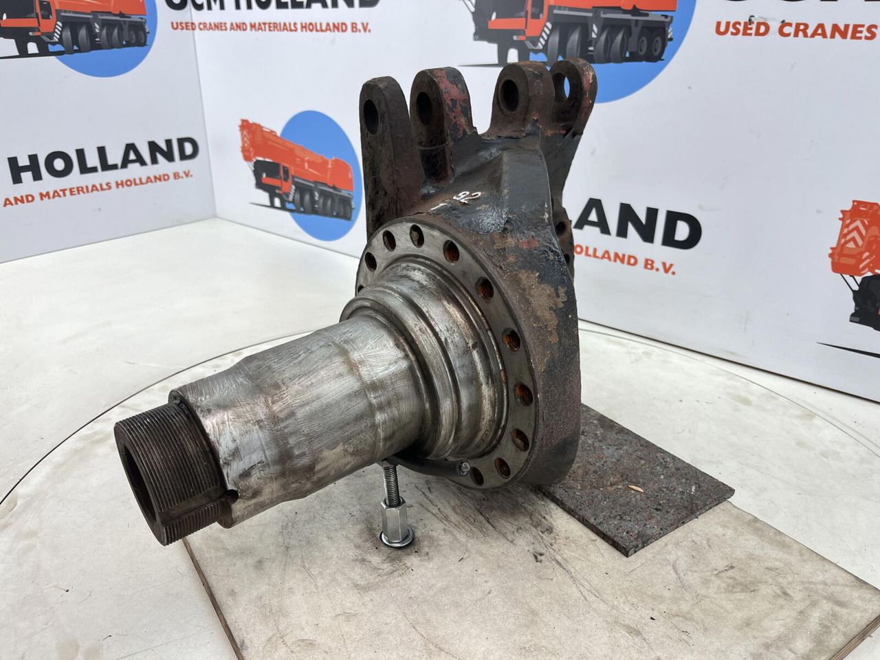 Krupp KMK 3045 Steering knuckle 16 holes - Fusee voor Mobiele kraan: afbeelding 1 Krupp KMK 3045 Steering knuckle 16 holes - Fusee voor Mobiele kraan: afbeelding 1