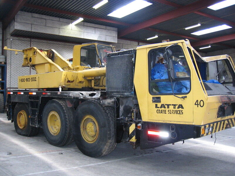 Krupp KMK 3045 for parts - Mobiele kraan: afbeelding 2 Krupp KMK 3045 for parts - Mobiele kraan: afbeelding 2