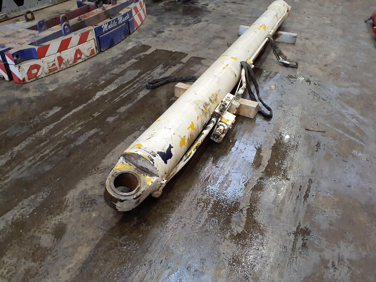 Krupp KMK 4070 boom cylinder - Hydraulische cilinder voor Mobiele kraan: afbeelding 4 Krupp KMK 4070 boom cylinder - Hydraulische cilinder voor Mobiele kraan: afbeelding 4