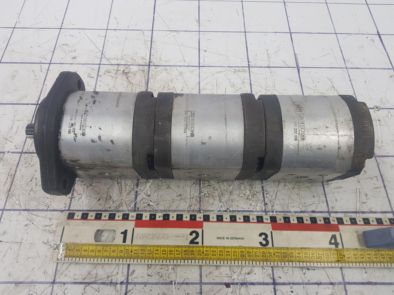 Krupp KMK 4070 three way gear pump - Hydraulische pomp voor Mobiele kraan: afbeelding 1 Krupp KMK 4070 three way gear pump - Hydraulische pomp voor Mobiele kraan: afbeelding 1