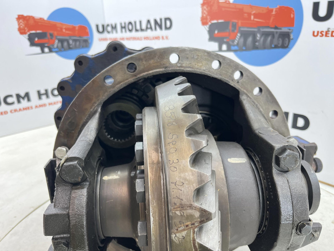 Krupp KMK 5100 Mid differential 13x35 axle 2 - Differentieel voor Mobiele kraan: afbeelding 5 Krupp KMK 5100 Mid differential 13x35 axle 2 - Differentieel voor Mobiele kraan: afbeelding 5