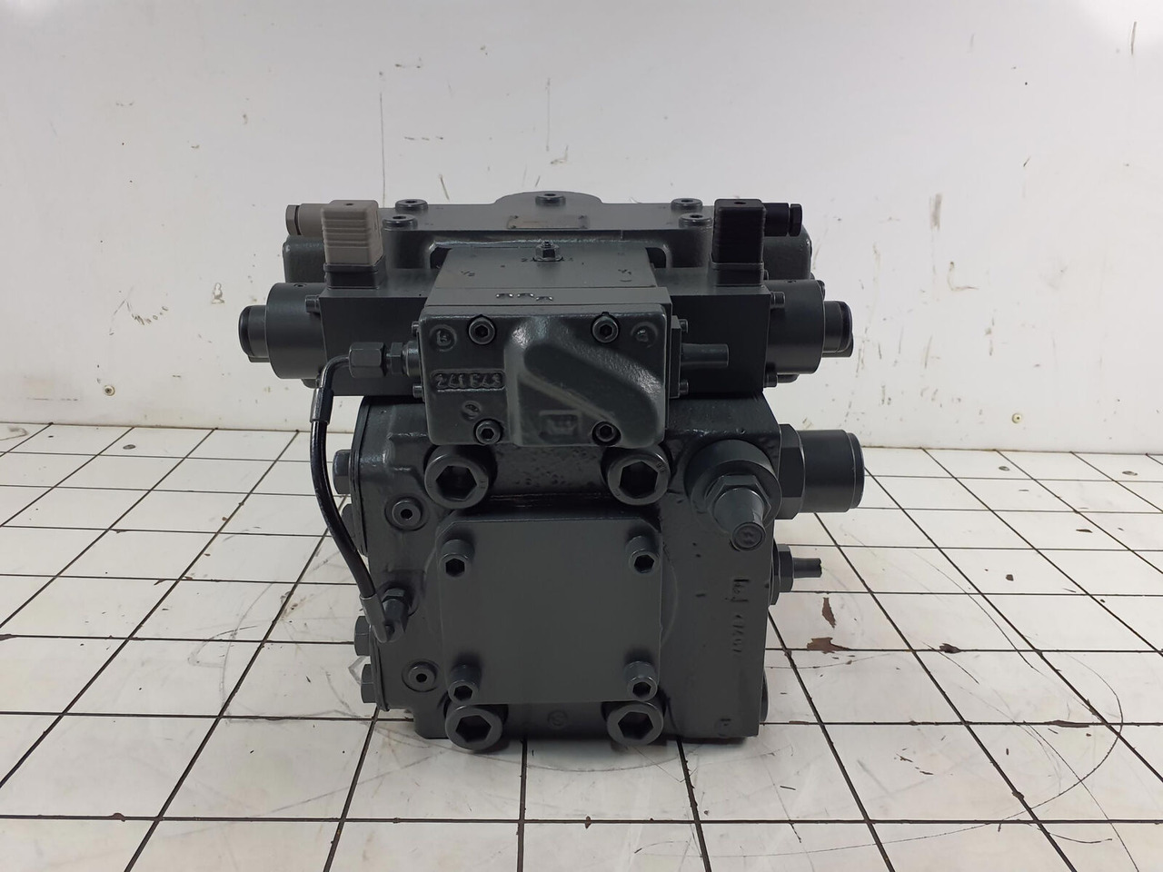 Liebherr Hydraulic Pump A4V250 - Hydraulische pomp voor Kraan: afbeelding 4 Liebherr Hydraulic Pump A4V250 - Hydraulische pomp voor Kraan: afbeelding 4