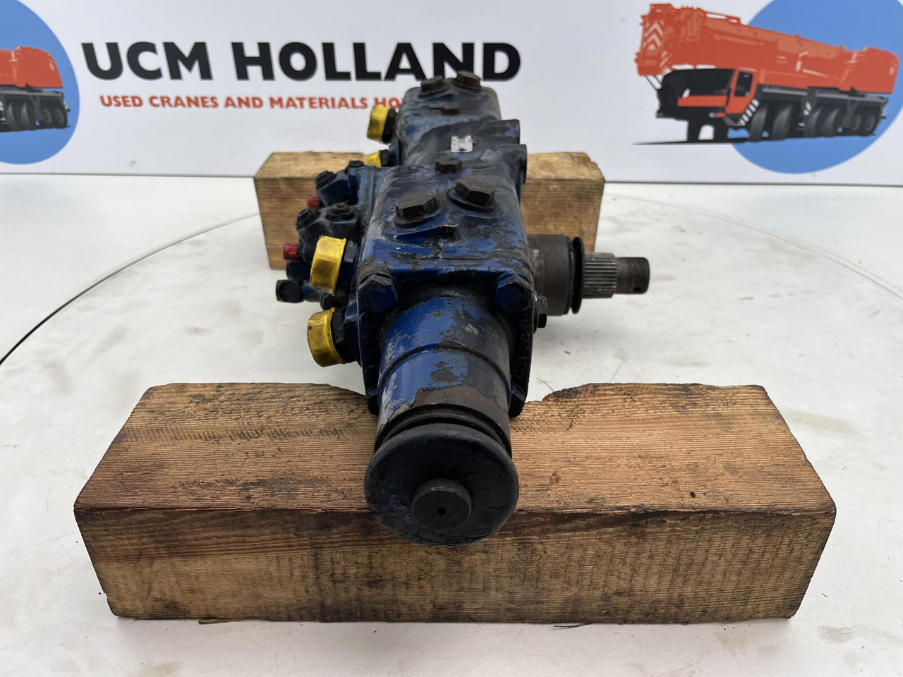 Liebherr LT 1090 steering box 180bar - Stuurhuis voor Kraan: afbeelding 2 Liebherr LT 1090 steering box 180bar - Stuurhuis voor Kraan: afbeelding 2