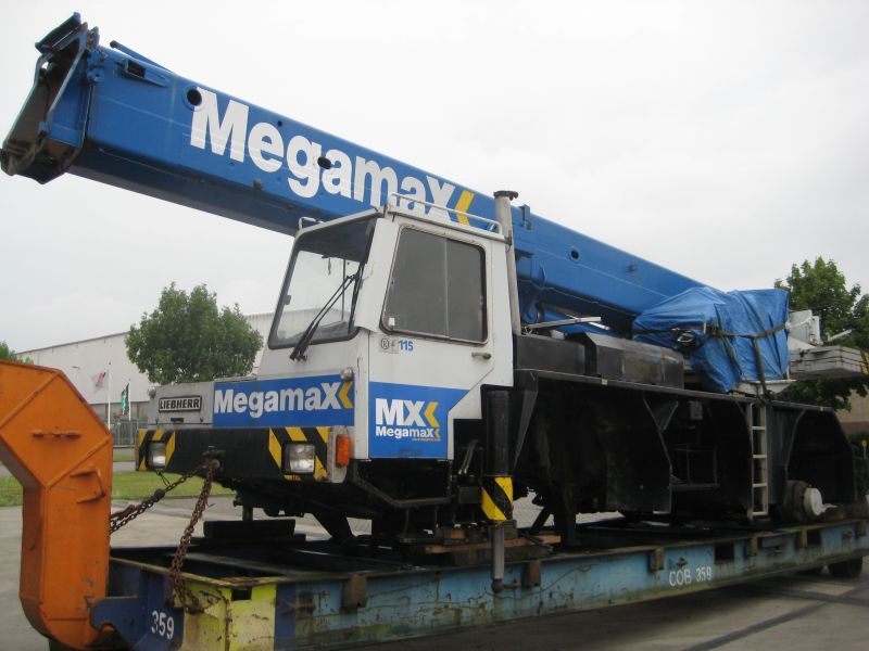 Liebherr LTM 1035-3. for parts - Mobiele kraan: afbeelding 1 Liebherr LTM 1035-3. for parts - Mobiele kraan: afbeelding 1