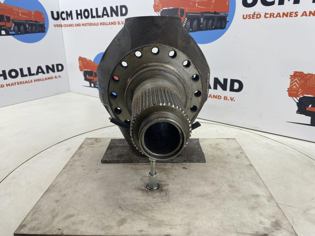 Liebherr LTM 1035 Steering knuckle 16 holes axle 1 - Fusee voor Mobiele kraan: afbeelding 2 Liebherr LTM 1035 Steering knuckle 16 holes axle 1 - Fusee voor Mobiele kraan: afbeelding 2