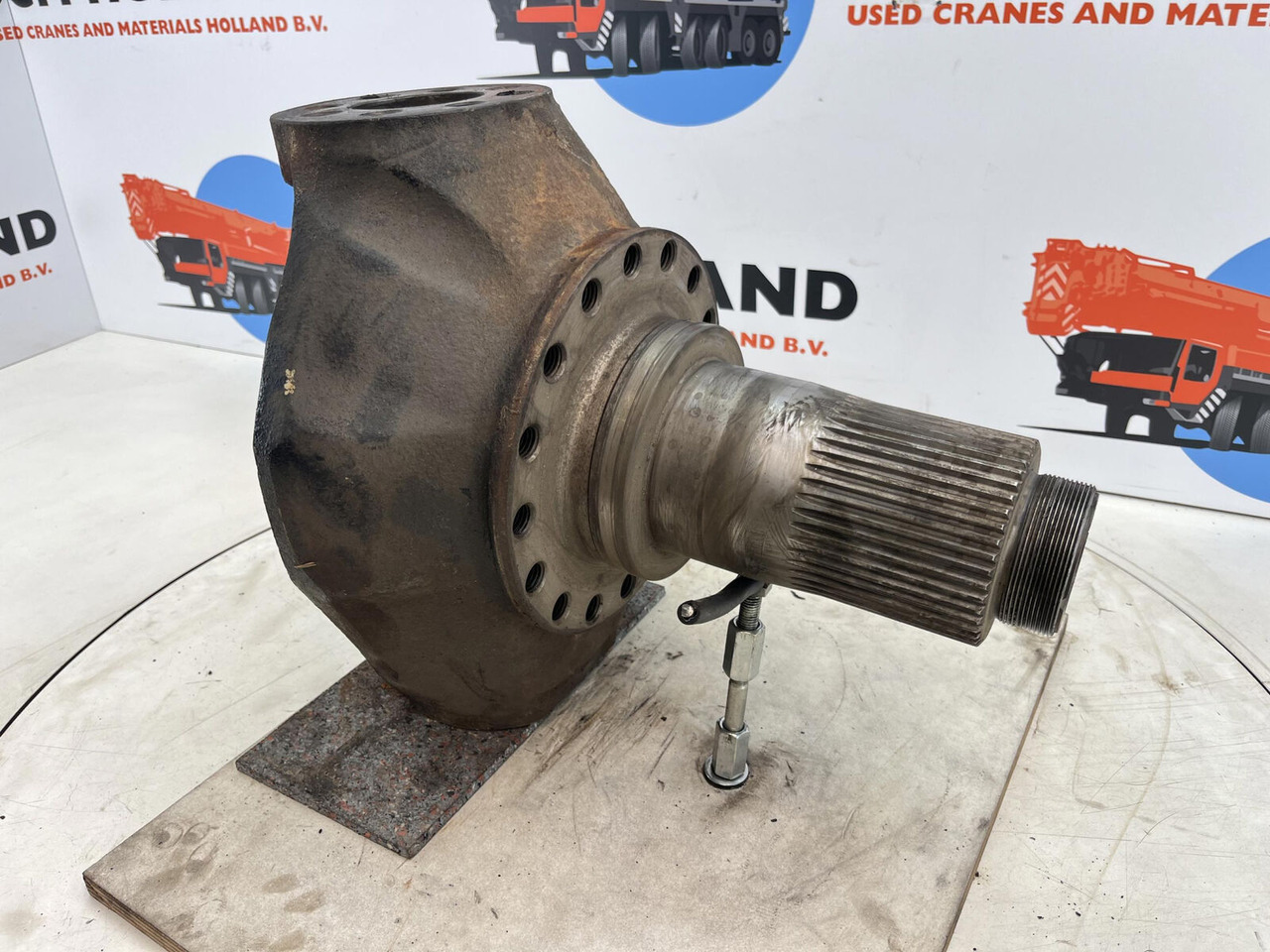 Liebherr LTM 1035 Steering knuckle 16 holes axle 1 - Fusee voor Mobiele kraan: afbeelding 3 Liebherr LTM 1035 Steering knuckle 16 holes axle 1 - Fusee voor Mobiele kraan: afbeelding 3