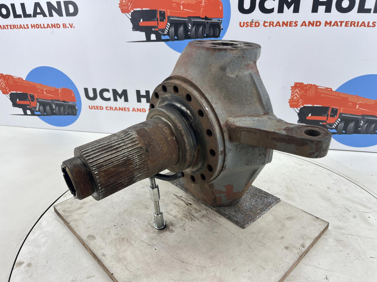 Liebherr LTM 1050-1 steering knuckle 16 holes axle 3 left - Fusee voor Mobiele kraan: afbeelding 1 Liebherr LTM 1050-1 steering knuckle 16 holes axle 3 left - Fusee voor Mobiele kraan: afbeelding 1