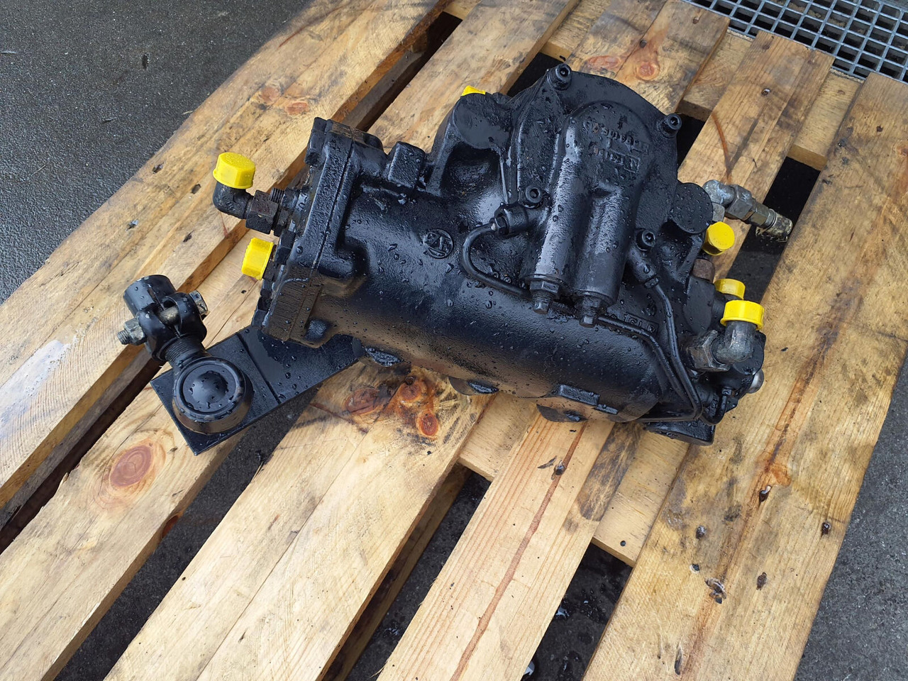 Liebherr LTM 1060-2 steering gear - Stuurhuis voor Mobiele kraan: afbeelding 2 Liebherr LTM 1060-2 steering gear - Stuurhuis voor Mobiele kraan: afbeelding 2