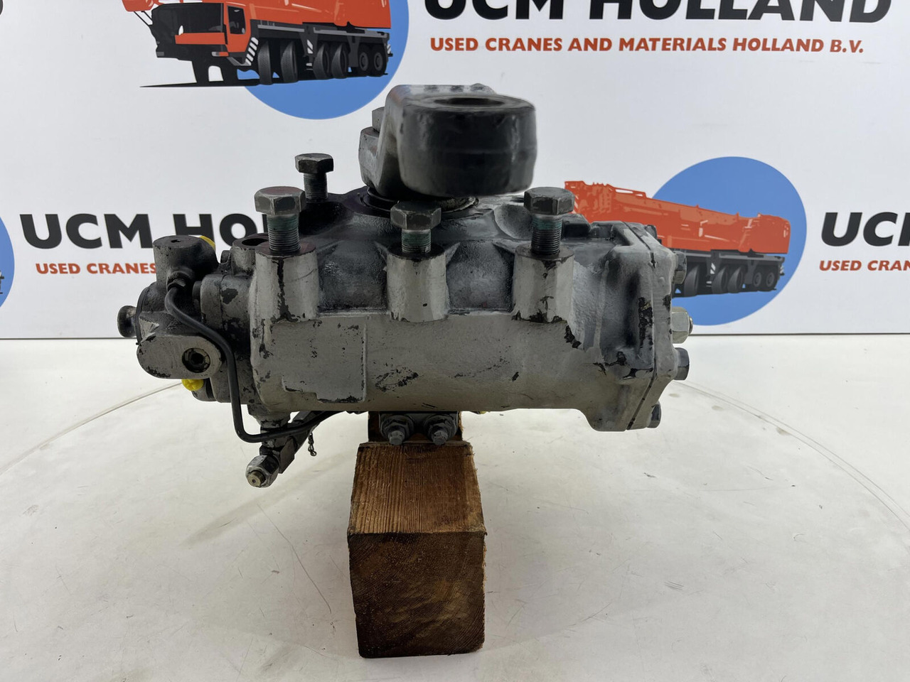 Liebherr LTM 1060-3 steering box - Stuurhuis voor Kraan: afbeelding 4 Liebherr LTM 1060-3 steering box - Stuurhuis voor Kraan: afbeelding 4