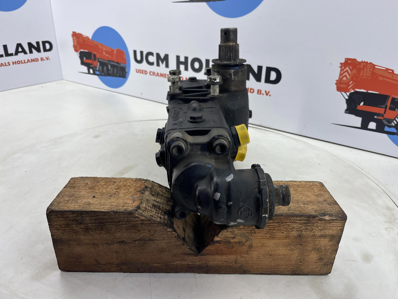 Liebherr LTM 1070 steering box - Stuurhuis voor Mobiele kraan: afbeelding 2 Liebherr LTM 1070 steering box - Stuurhuis voor Mobiele kraan: afbeelding 2