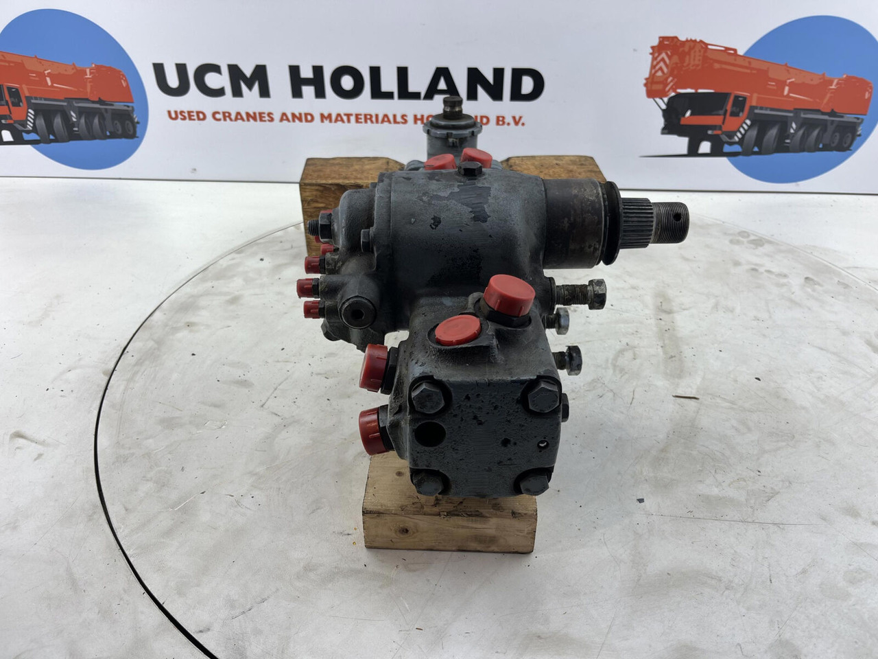 Liebherr LTM 1070 steering box - Stuurhuis voor Mobiele kraan: afbeelding 4 Liebherr LTM 1070 steering box - Stuurhuis voor Mobiele kraan: afbeelding 4