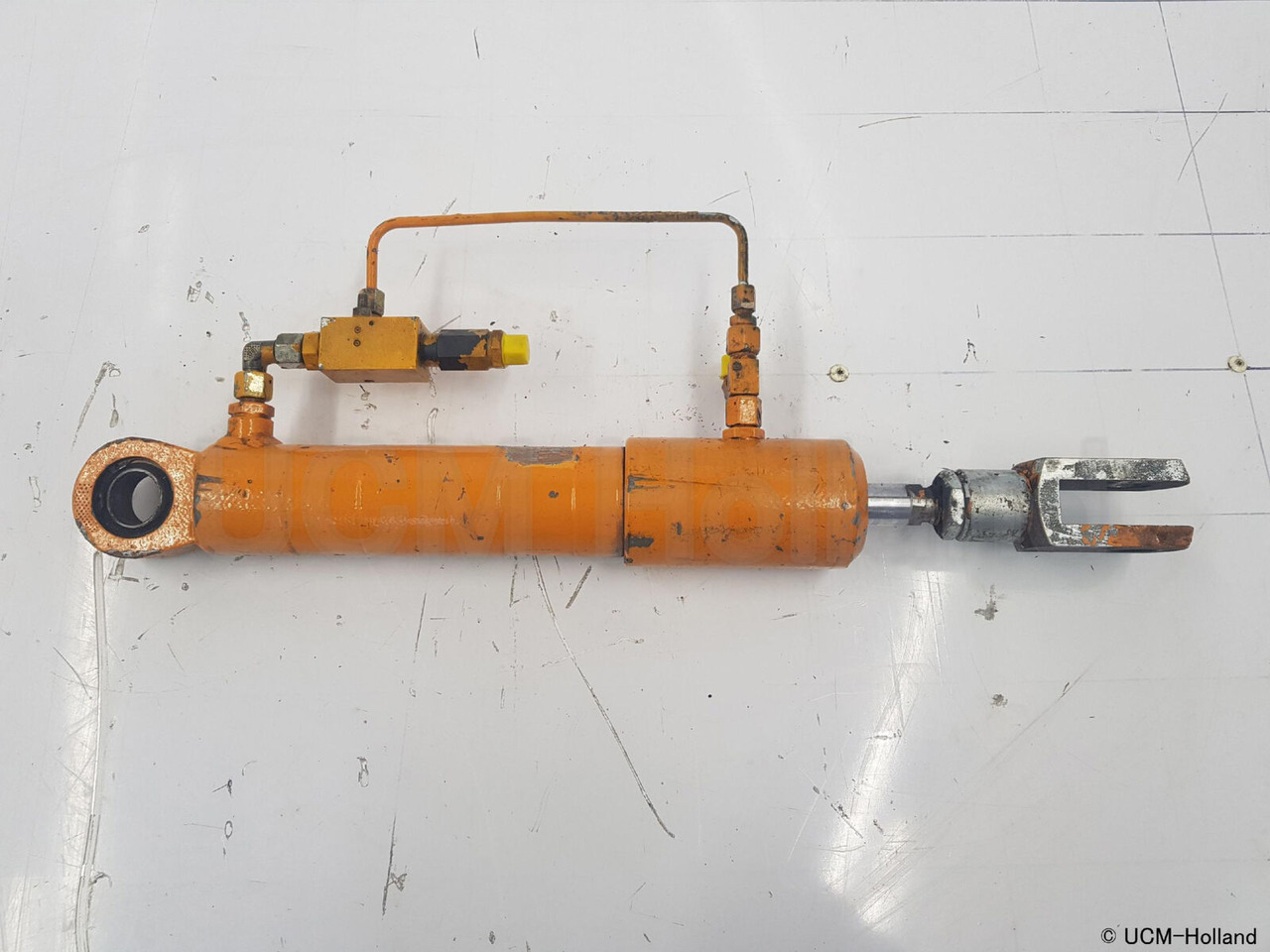 Liebherr LTM 1080-1 cabin tilt cylinder - Hydraulische cilinder voor Mobiele kraan: afbeelding 1 Liebherr LTM 1080-1 cabin tilt cylinder - Hydraulische cilinder voor Mobiele kraan: afbeelding 1