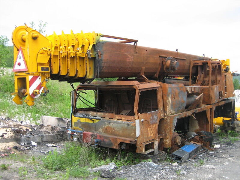 Liebherr LTM 1090/2 for parts - Alle terrein kraan: afbeelding 1 Liebherr LTM 1090/2 for parts - Alle terrein kraan: afbeelding 1