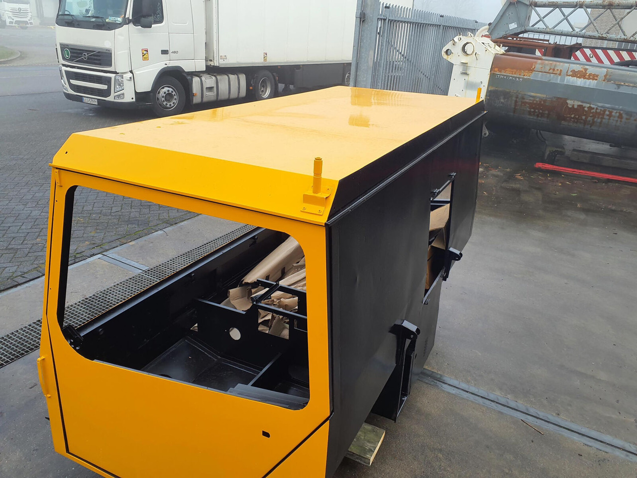 Liebherr LTM 1090 drivers cabin - Cabine voor Mobiele kraan: afbeelding 5 Liebherr LTM 1090 drivers cabin - Cabine voor Mobiele kraan: afbeelding 5