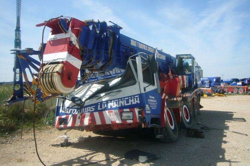 Liebherr LTM 1090 for parts - Mobiele kraan: afbeelding 1 Liebherr LTM 1090 for parts - Mobiele kraan: afbeelding 1