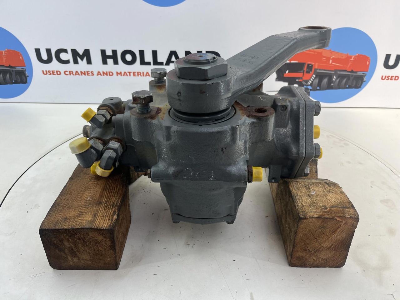 Liebherr LTM 1130-5.1 steering box - Stuurhuis voor Mobiele kraan: afbeelding 1 Liebherr LTM 1130-5.1 steering box - Stuurhuis voor Mobiele kraan: afbeelding 1