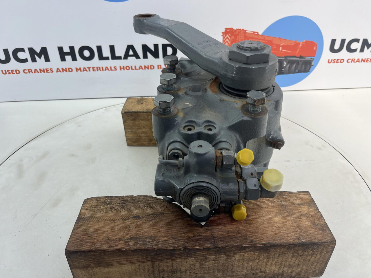Liebherr LTM 1130-5.1 steering box - Stuurhuis voor Mobiele kraan: afbeelding 2 Liebherr LTM 1130-5.1 steering box - Stuurhuis voor Mobiele kraan: afbeelding 2