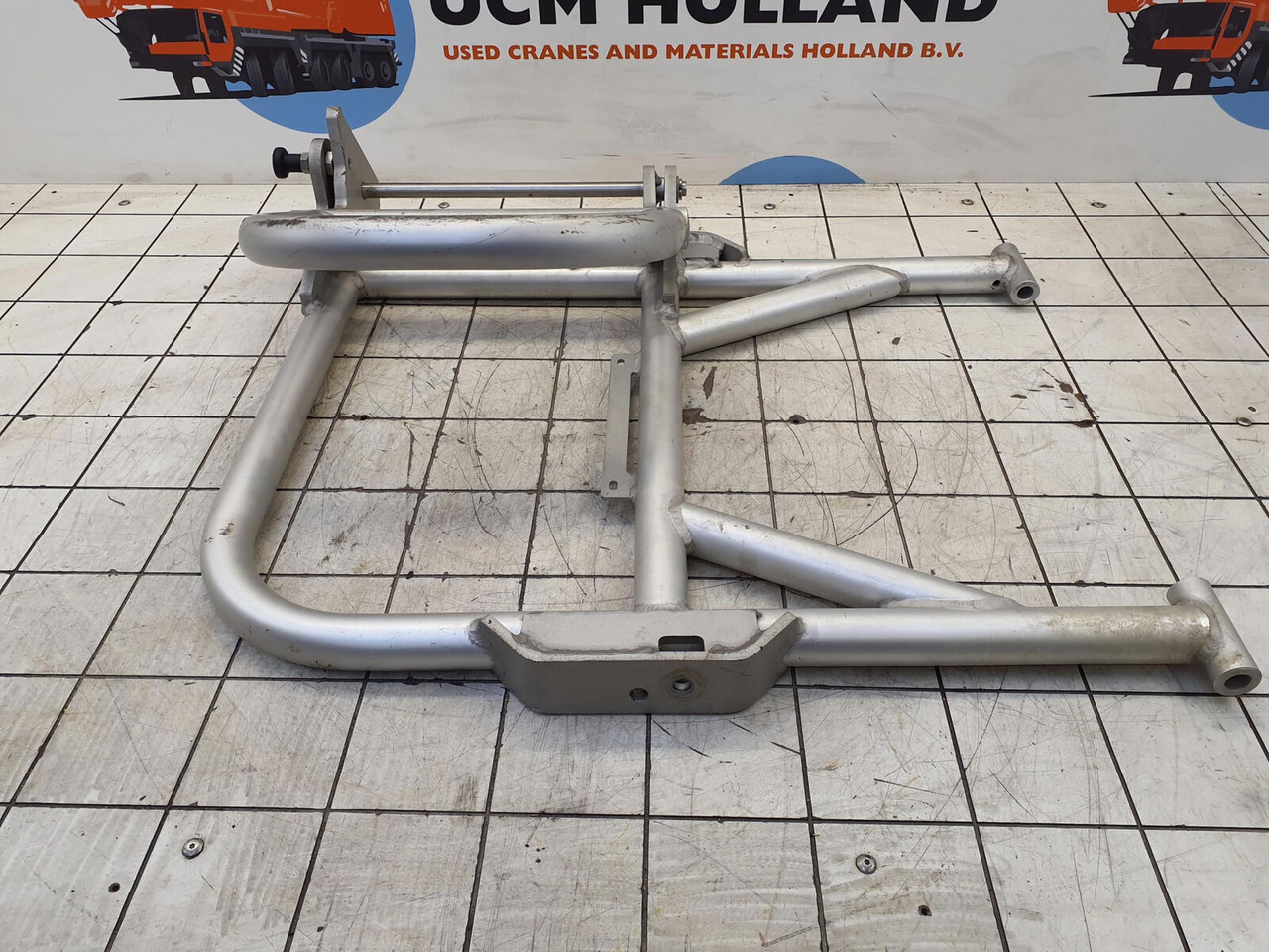 Liebherr LTM 1250-5.1 guard railing 40X500X760 - Carrosserie en exterieur voor Mobiele kraan: afbeelding 1 Liebherr LTM 1250-5.1 guard railing 40X500X760 - Carrosserie en exterieur voor Mobiele kraan: afbeelding 1