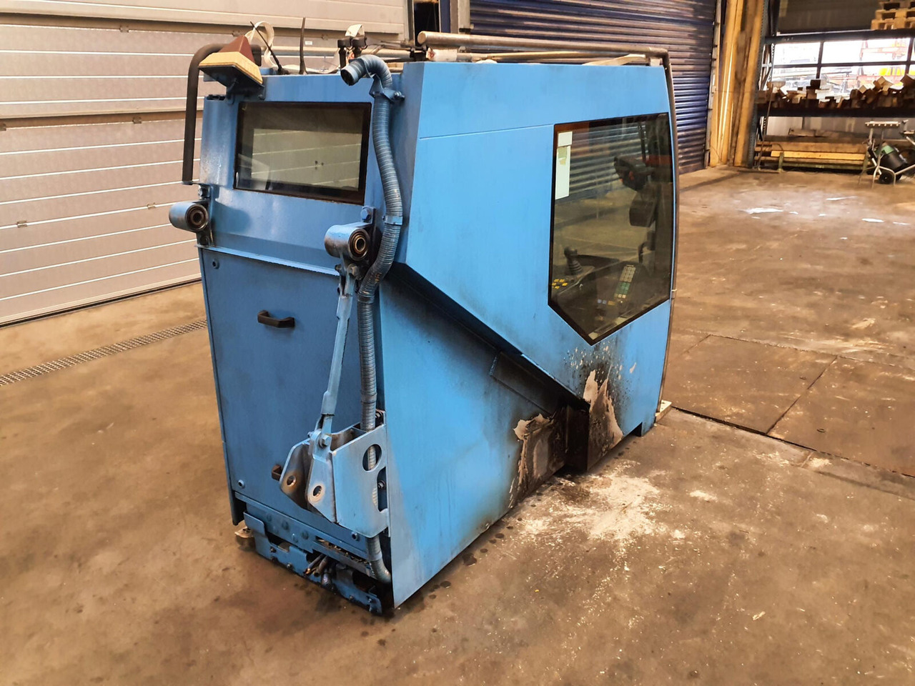 Liebherr LTM 1400-7.1 upper cabin - Cabine voor Mobiele kraan: afbeelding 4 Liebherr LTM 1400-7.1 upper cabin - Cabine voor Mobiele kraan: afbeelding 4