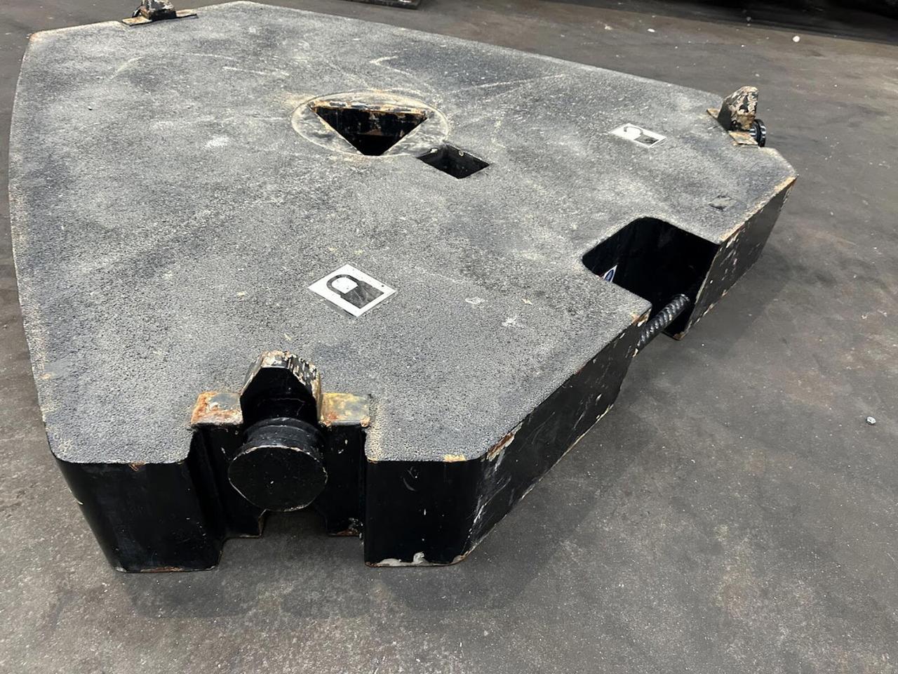 Liebherr LTM /LR counterweight 5T - Tegenwicht voor Mobiele kraan: afbeelding 3 Liebherr LTM /LR counterweight 5T - Tegenwicht voor Mobiele kraan: afbeelding 3