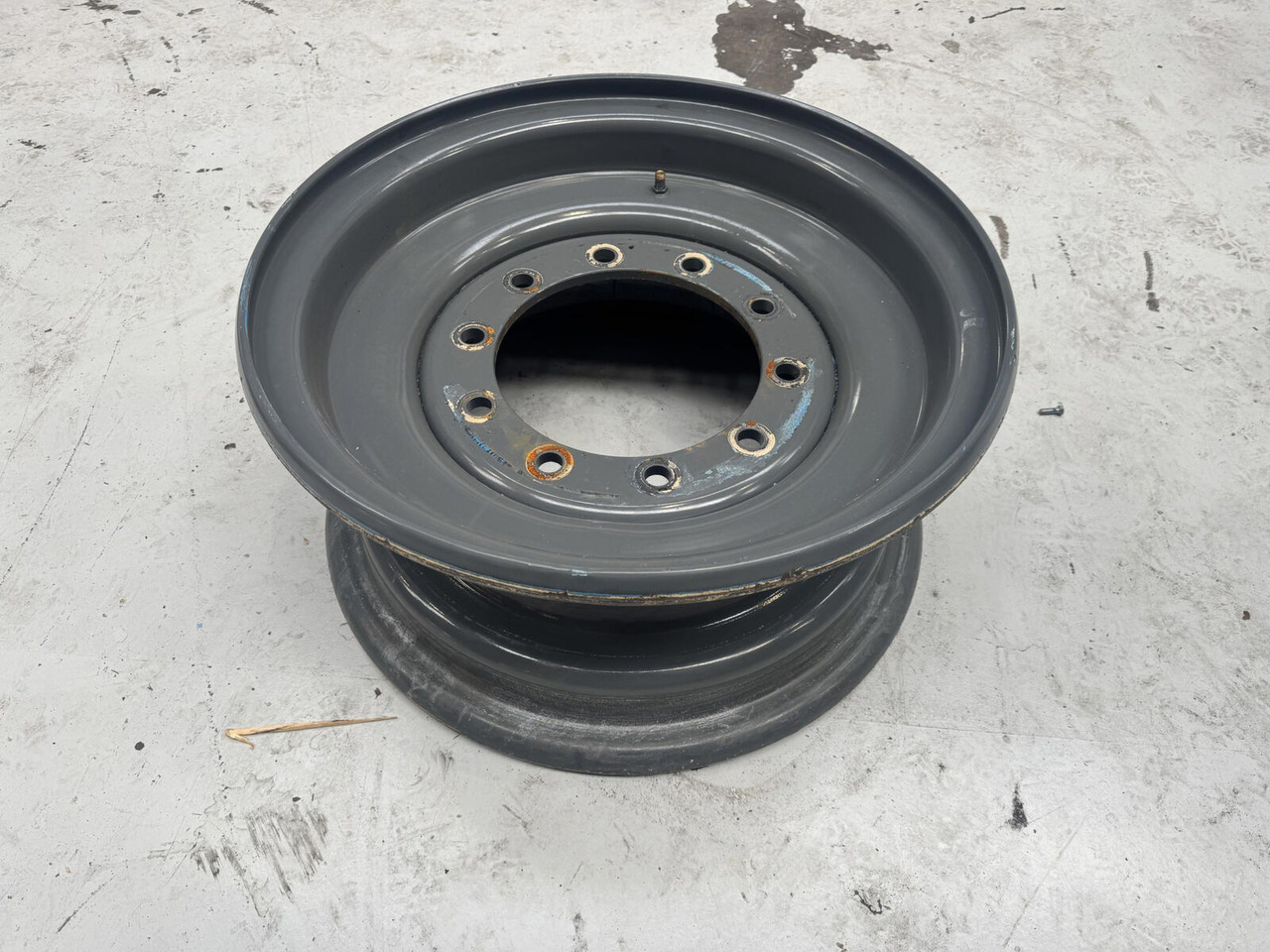 Liebherr Rim 445/95R25 10 12 1p - Velg voor Kraan: afbeelding 1 Liebherr Rim 445/95R25 10 12 1p - Velg voor Kraan: afbeelding 1