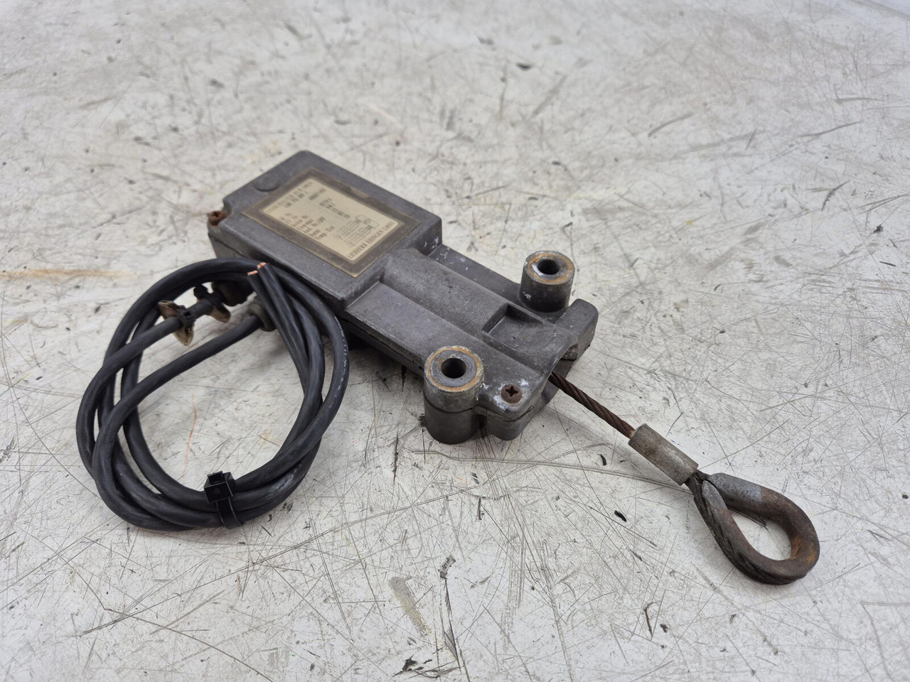 Liebherr TM 1060-2 Hoist limit switch - Elektrisch systeem voor Kraan: afbeelding 2 Liebherr TM 1060-2 Hoist limit switch - Elektrisch systeem voor Kraan: afbeelding 2