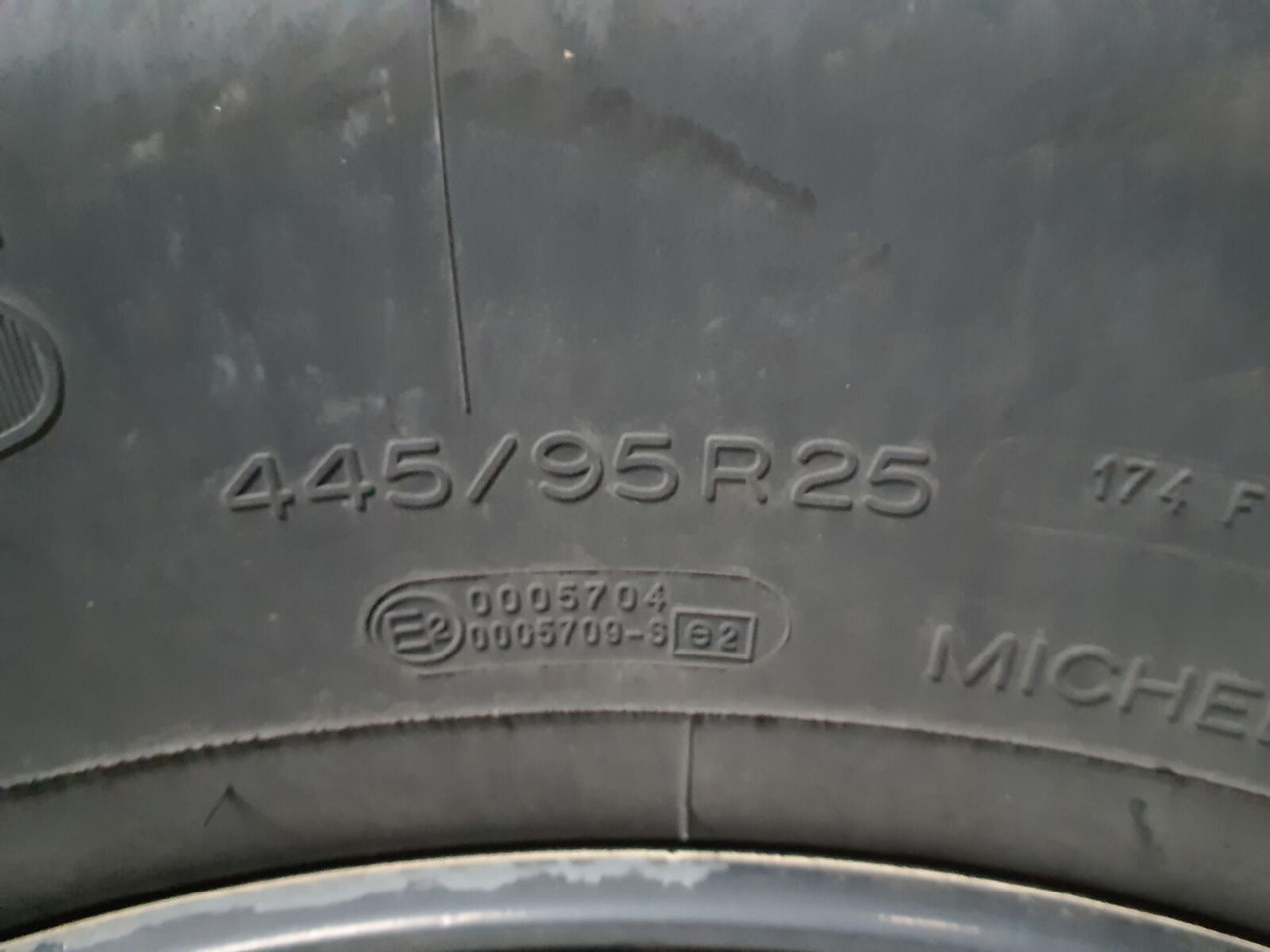 Liebherr Wheel 445/95R25 10 12 1p - Complete wiel voor Kraan: afbeelding 5 Liebherr Wheel 445/95R25 10 12 1p - Complete wiel voor Kraan: afbeelding 5