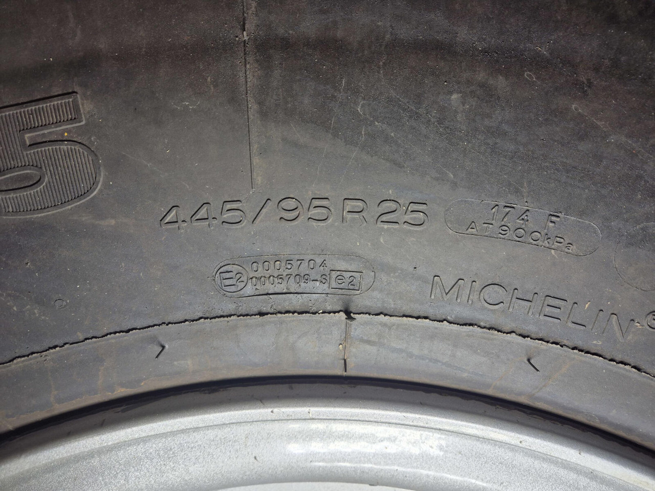Liebherr Wheel 445/95R25 10 12 1p - Complete wiel voor Kraan: afbeelding 5 Liebherr Wheel 445/95R25 10 12 1p - Complete wiel voor Kraan: afbeelding 5