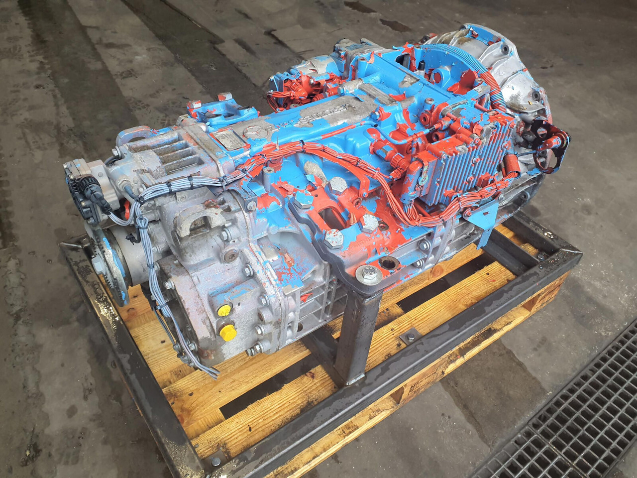 Mercedes-Benz GMK 5130-1 gearbox Mercedes G240-16 - Versnellingsbak voor Mobiele kraan: afbeelding 1 Mercedes-Benz GMK 5130-1 gearbox Mercedes G240-16 - Versnellingsbak voor Mobiele kraan: afbeelding 1