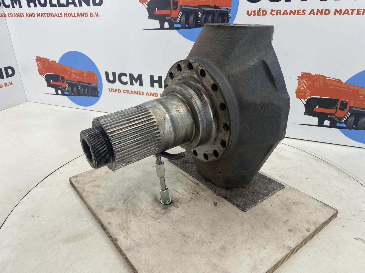 PPM 250 ATT Steering knuckle 16 holes axle 1 - Fusee voor Mobiele kraan: afbeelding 1 PPM 250 ATT Steering knuckle 16 holes axle 1 - Fusee voor Mobiele kraan: afbeelding 1