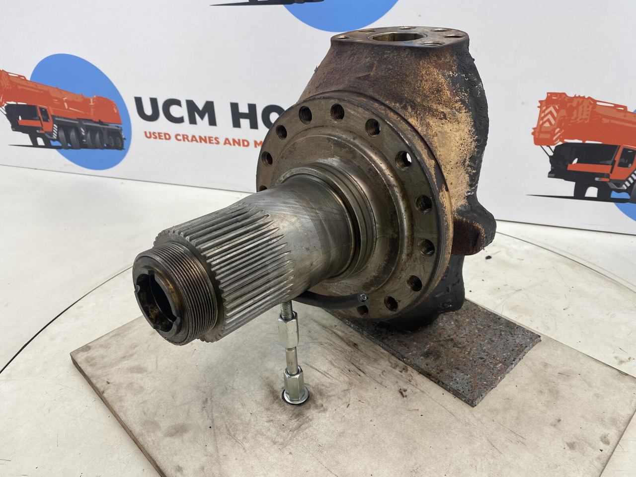 PPM 280 ATT Steering knuckle 16 holes axle 2 - Fusee voor Kraan: afbeelding 1 PPM 280 ATT Steering knuckle 16 holes axle 2 - Fusee voor Kraan: afbeelding 1
