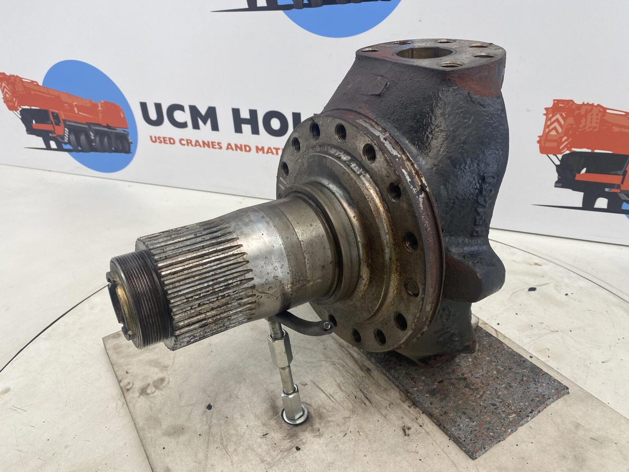 PPM 280 ATT Steering knuckle 16 holes axle 2 - Fusee voor Kraan: afbeelding 1 PPM 280 ATT Steering knuckle 16 holes axle 2 - Fusee voor Kraan: afbeelding 1