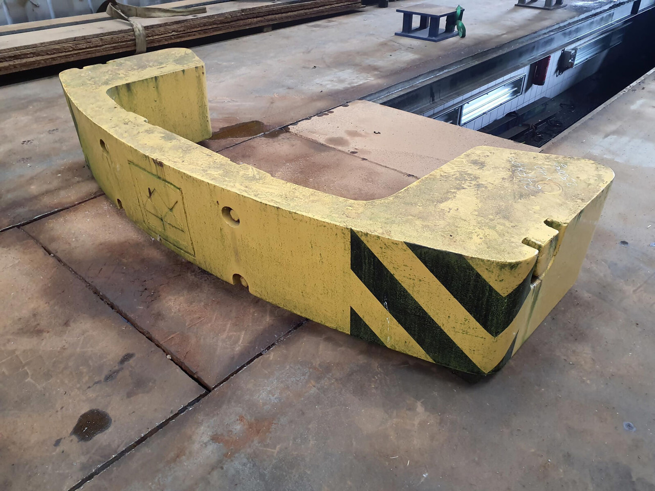 PPM ATT 400-3 Counterweight 2.5 ton - Tegenwicht voor Mobiele kraan: afbeelding 2 PPM ATT 400-3 Counterweight 2.5 ton - Tegenwicht voor Mobiele kraan: afbeelding 2