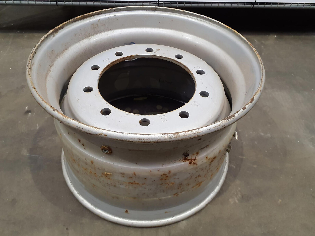 Rim 425/65R22.5 10 9.6 1p - Velg voor Kraan: afbeelding 1 Rim 425/65R22.5 10 9.6 1p - Velg voor Kraan: afbeelding 1