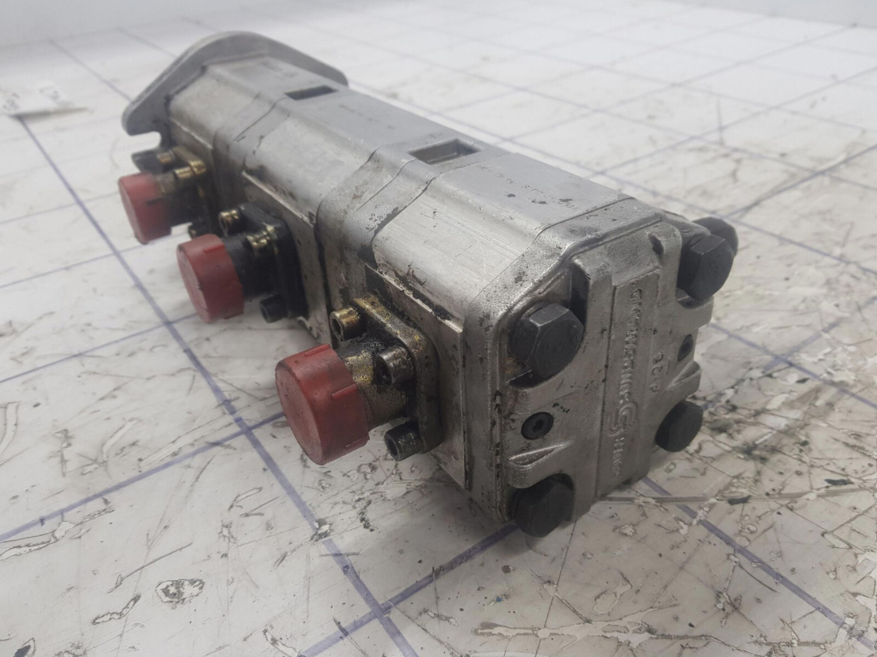 Sauer Sundstrand 3 way gear pump - Hydraulische pomp voor Mobiele kraan: afbeelding 3 Sauer Sundstrand 3 way gear pump - Hydraulische pomp voor Mobiele kraan: afbeelding 3