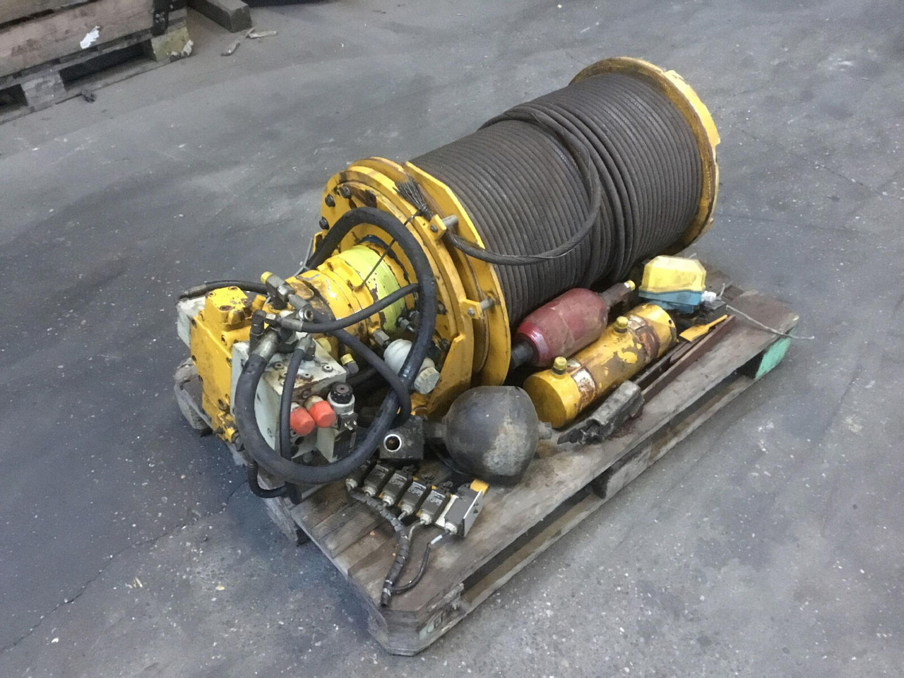 Spierings SK 477 winch - Lier voor Mobiele kraan: afbeelding 1 Spierings SK 477 winch - Lier voor Mobiele kraan: afbeelding 1