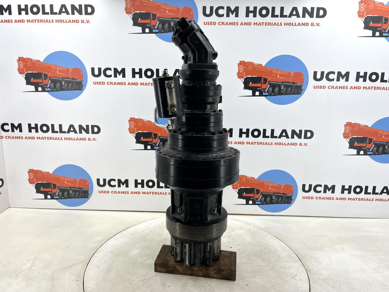 Tadano Faun AC 5.220L-1 Slew gear - Zwenkmotor voor Kraan: afbeelding 1 Tadano Faun AC 5.220L-1 Slew gear - Zwenkmotor voor Kraan: afbeelding 1
