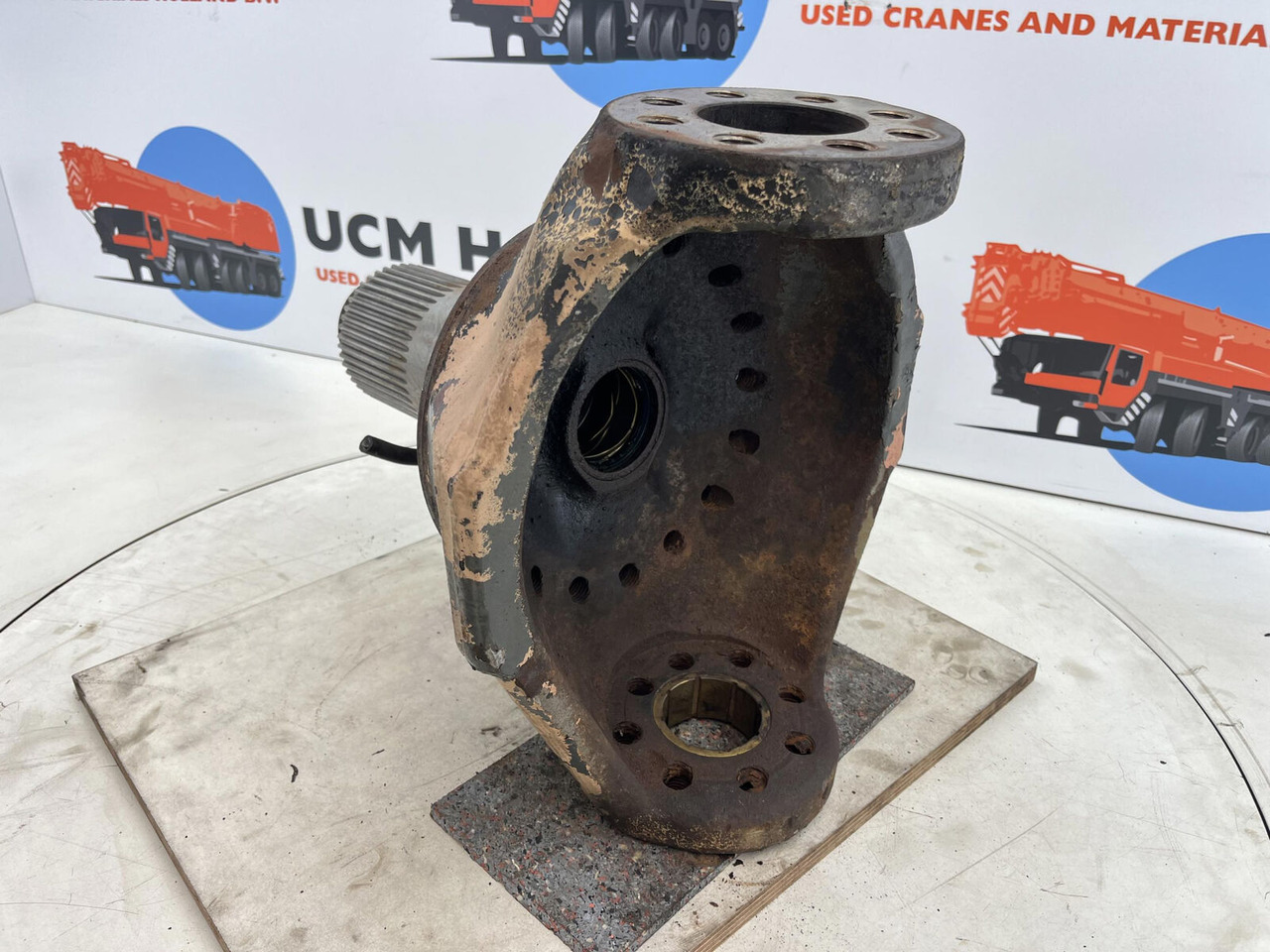 Terex AC 155 steering knuckle 16 holes axle 2 and 3 - Fusee voor Mobiele kraan: afbeelding 4 Terex AC 155 steering knuckle 16 holes axle 2 and 3 - Fusee voor Mobiele kraan: afbeelding 4