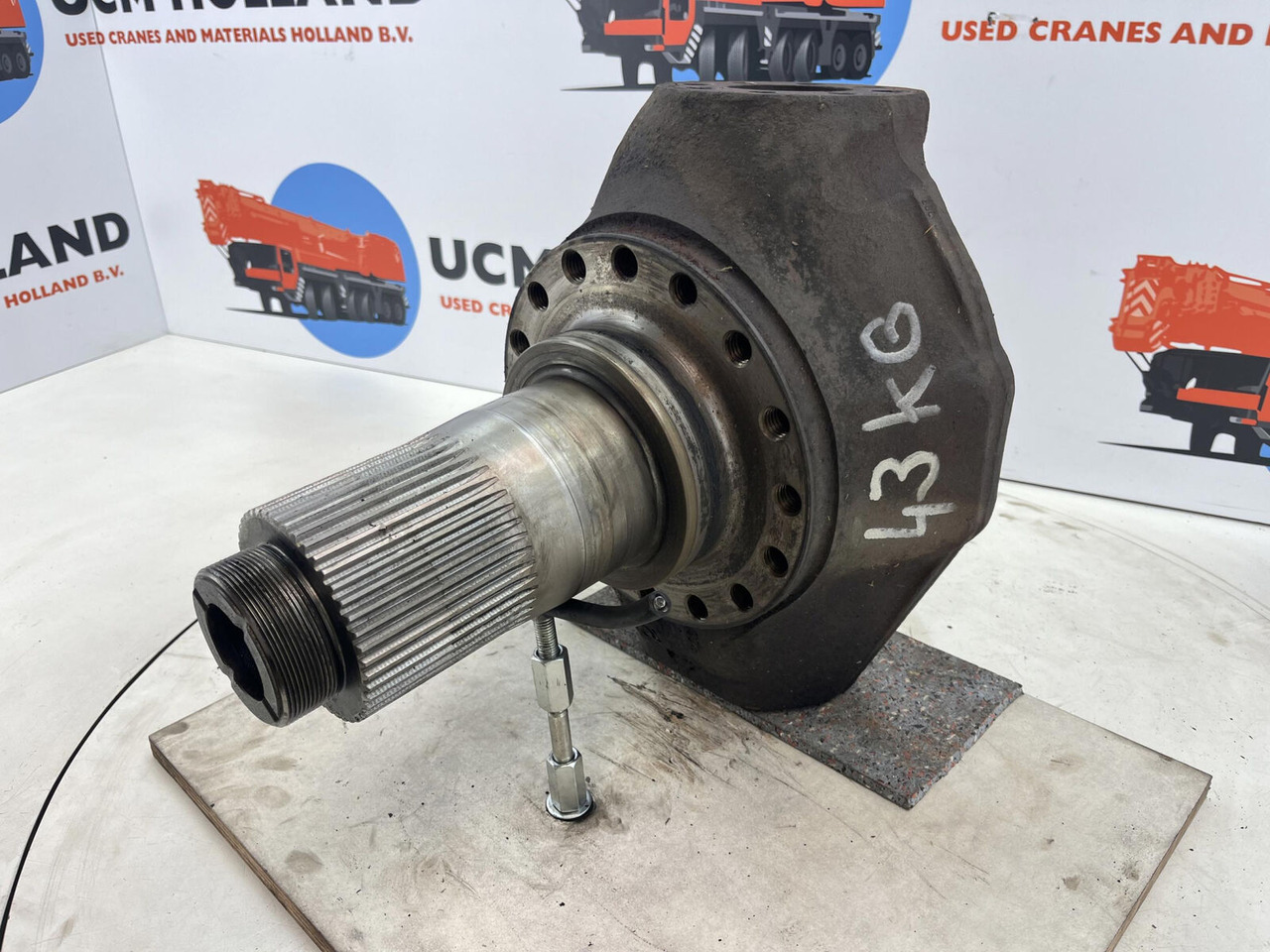 Terex AC 155 steering knuckle 16 holes axle 3 - Fusee voor Mobiele kraan: afbeelding 1 Terex AC 155 steering knuckle 16 holes axle 3 - Fusee voor Mobiele kraan: afbeelding 1