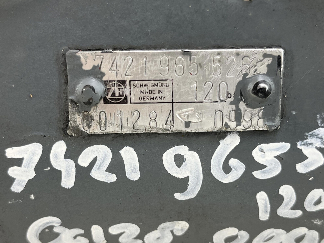 Stuurhuis voor Mobiele kraan ZF LTM 1050-1 steering box: afbeelding 7 Stuurhuis voor Mobiele kraan ZF LTM 1050-1 steering box: afbeelding 7