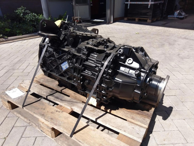 ZF LTM 1055-3.2 gearbox Astronic 12 AS 2302 - Versnellingsbak voor Kraan: afbeelding 3 ZF LTM 1055-3.2 gearbox Astronic 12 AS 2302 - Versnellingsbak voor Kraan: afbeelding 3