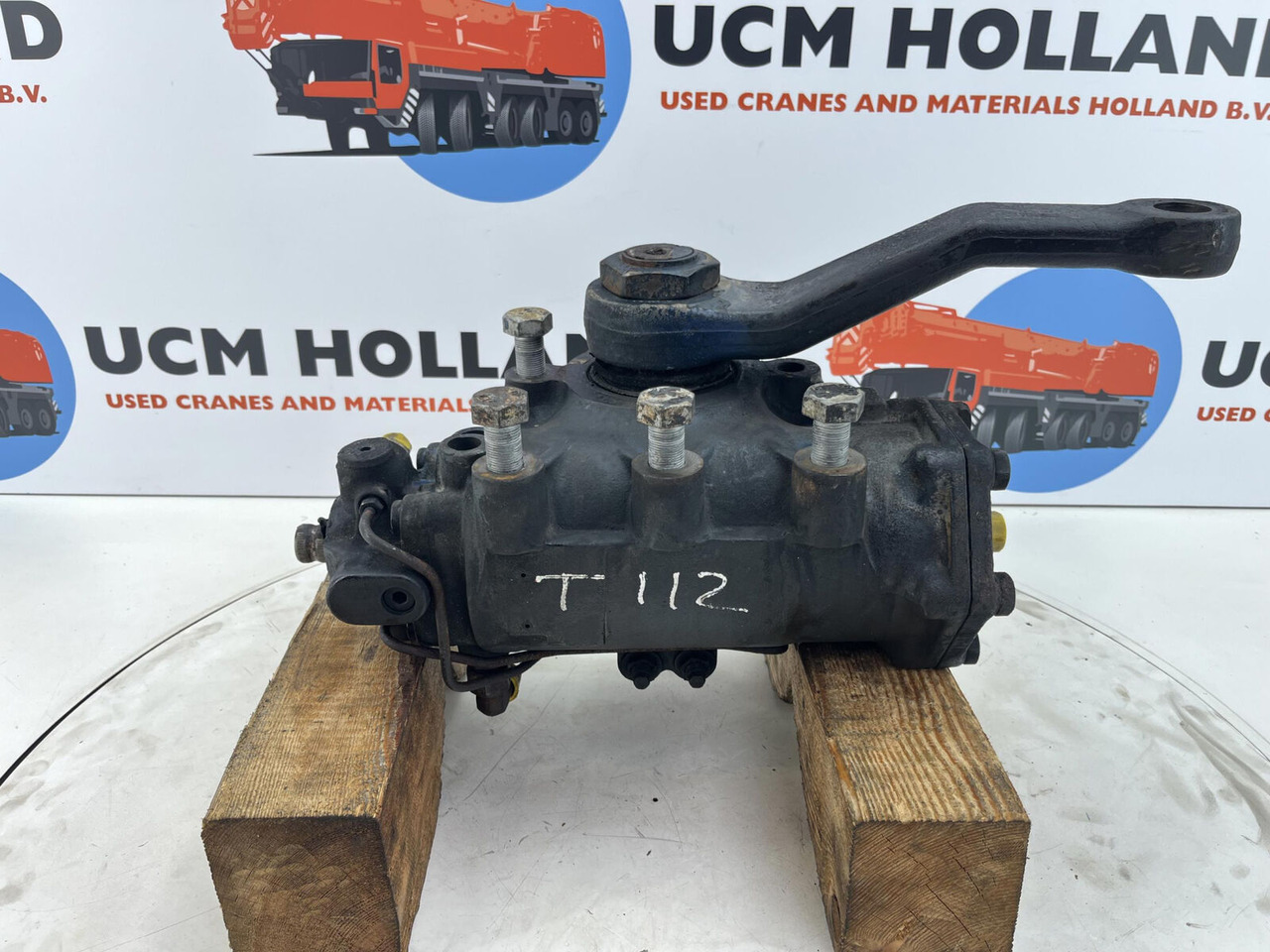 ZF LTM 1070 4.2 Steering box - Stuurhuis voor Mobiele kraan: afbeelding 1 ZF LTM 1070 4.2 Steering box - Stuurhuis voor Mobiele kraan: afbeelding 1