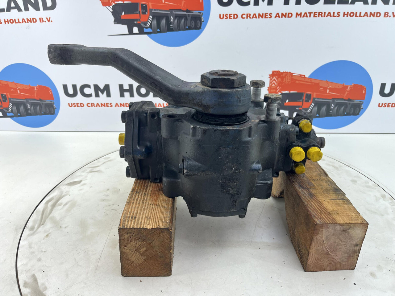ZF LTM 1070 4.2 Steering box - Stuurhuis voor Mobiele kraan: afbeelding 3 ZF LTM 1070 4.2 Steering box - Stuurhuis voor Mobiele kraan: afbeelding 3